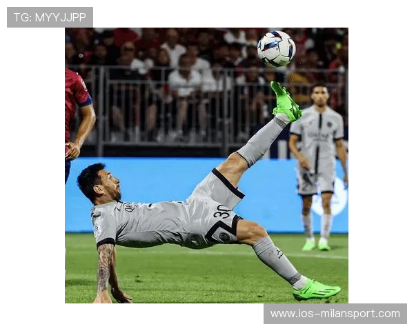 内马尔禁区外的轻松搓射险些改写比分