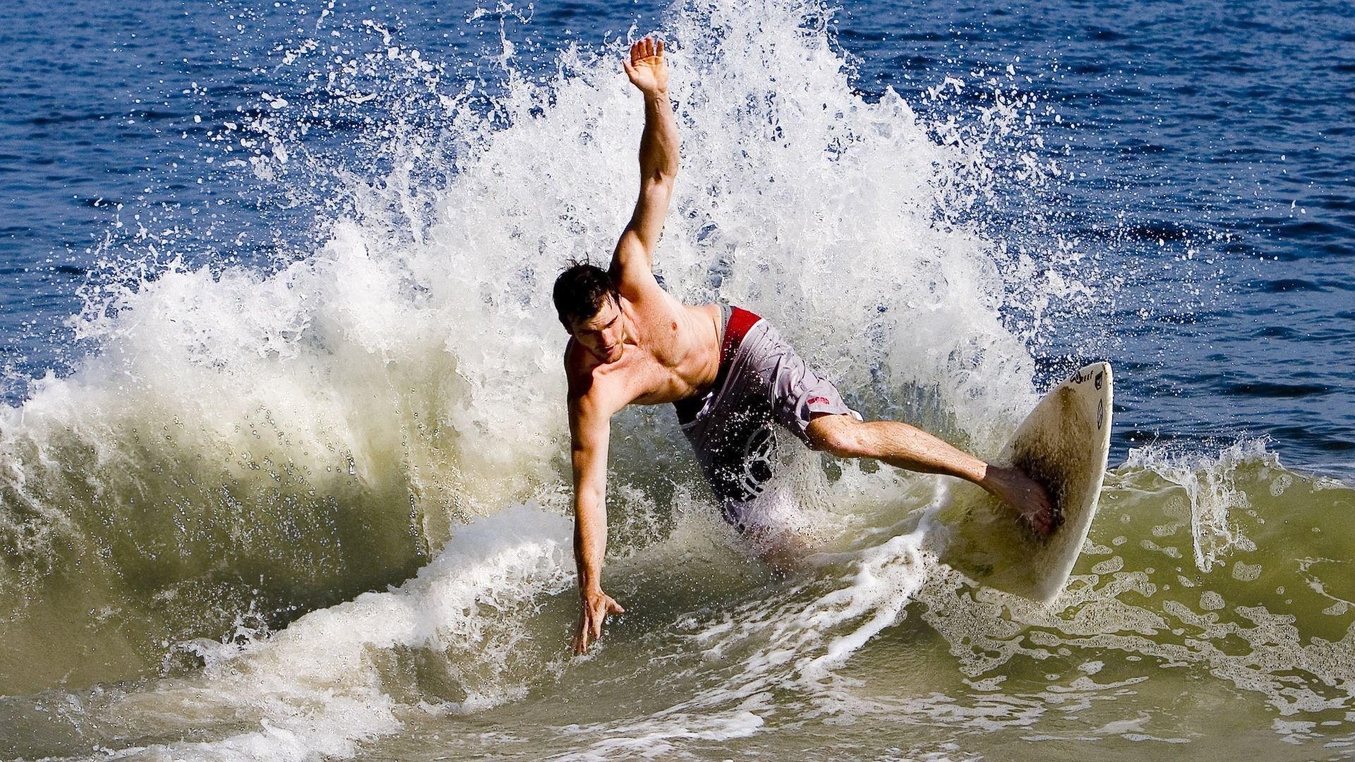 世界杯：莱万终获世界杯进球 波兰巨星完成个人最后拼搏